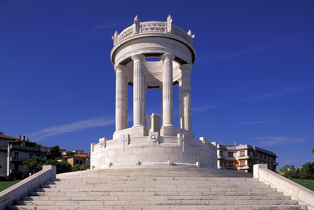 Monumento ai Caduti, Passetto, Marche, Italy