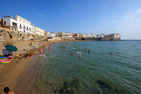 Beach in the old town, Gallipoli, Salentine Peninsula, Apulia, Italy