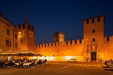 Castelvecchio castle by night,  Verona, Veneto, Italy, Europe