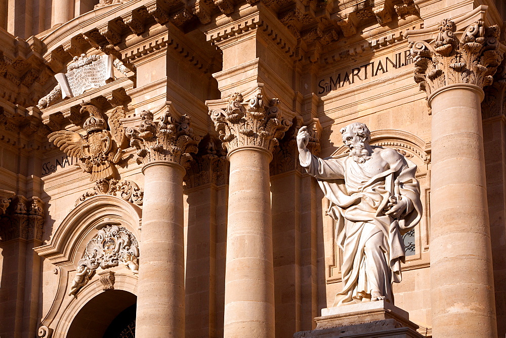 Statue, Cathedral, Syracuse, Sicily, Italy, Europe