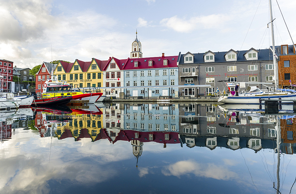 Peninsula Tinganes with old town, government district and the western harbour. Torshavn (Thorshavn) the capital of the Faroe Islands on the island of Streymoy in the North Atlantic, Denmark, Northern Europe