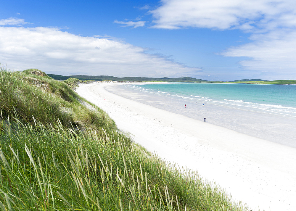 Landscape on the island of  North Uist (Uibhist a Tuath) in the Outer Hebrides. Sandy beach with dunes near Solas. Europe, Scotland, June