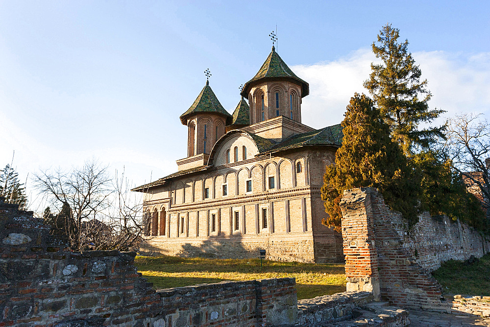 The church Domenica biserica of the princely court in Targoviste. The princely court (curtea palace) was the first residence of Vlad Tepes aka Dracula. europe, eastern europe, romania, carpathian mountains, january