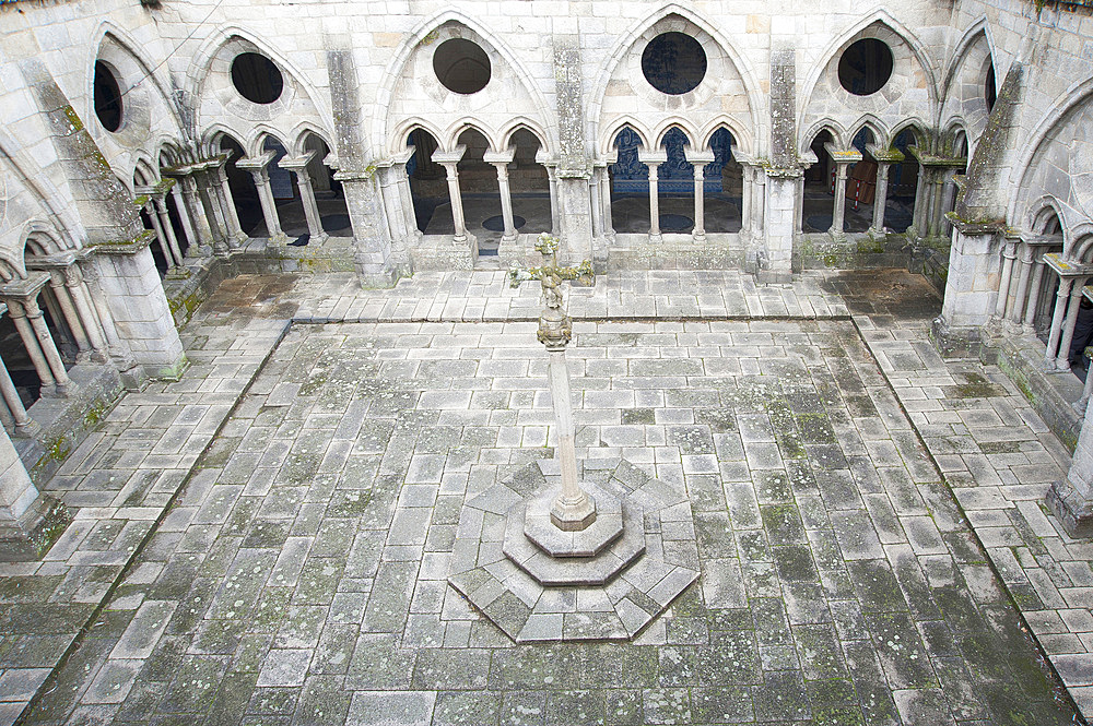 Cathedral, City Porto (Oporto) at Rio Douro. The old town is listed as UNESCO world heritage. Portugal, Europe