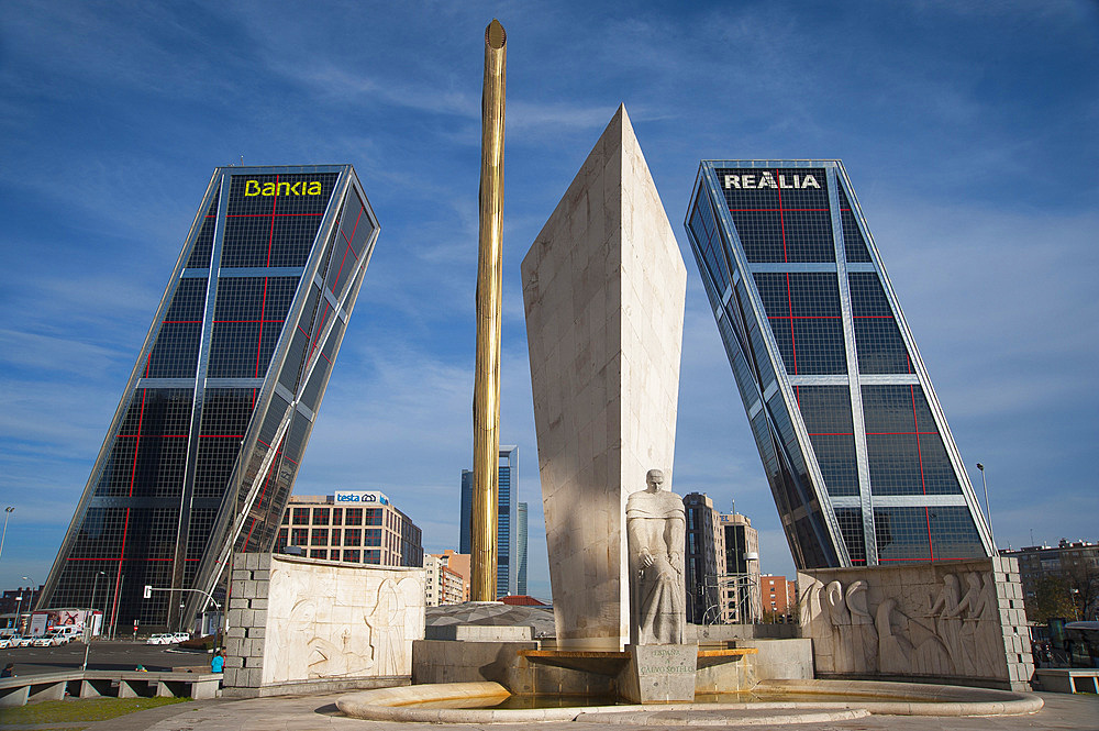 Kio Towers, Office Towers, Bank Bankia and Realia, Gate of Europe, Plaza de Castilla, Madrid, Spain