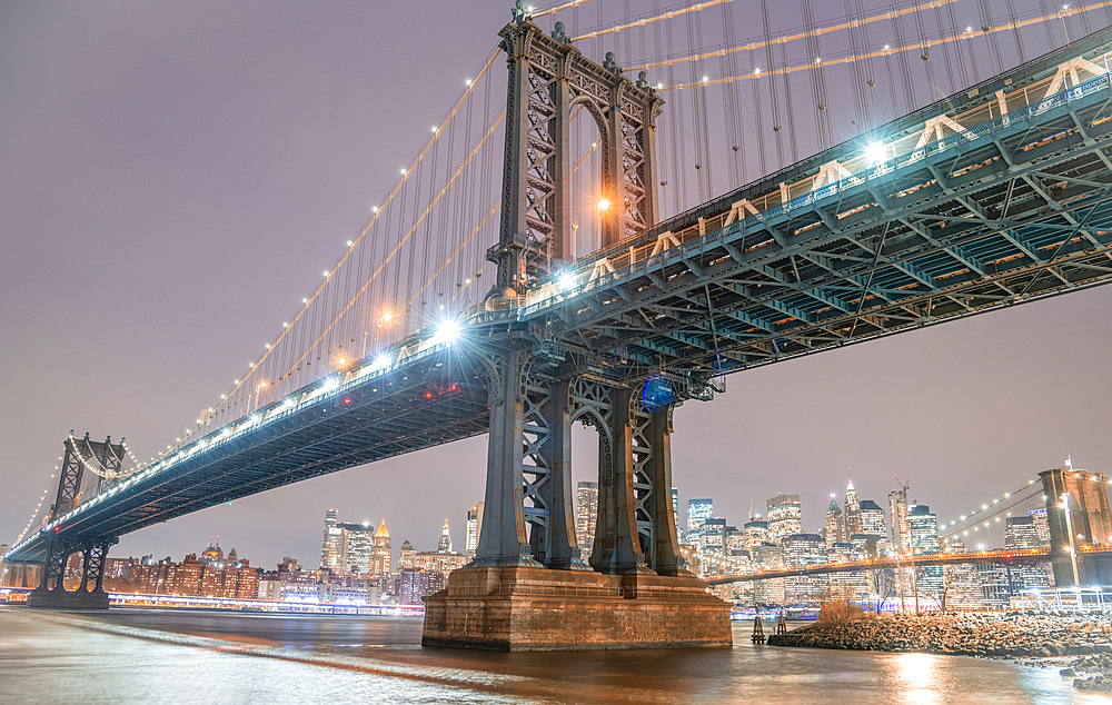 Bridges of New York City at night.