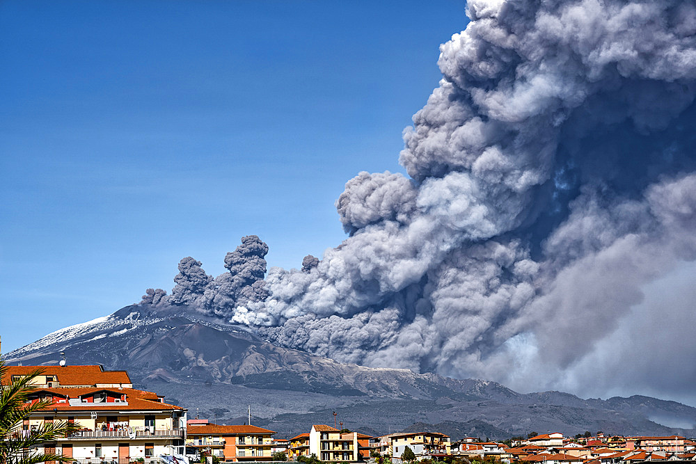 Eruption of Etna volcano seen from Misterbianco village, Etna National Park, UNESCO, World Heritage Site, Sicily, Italy, Europe