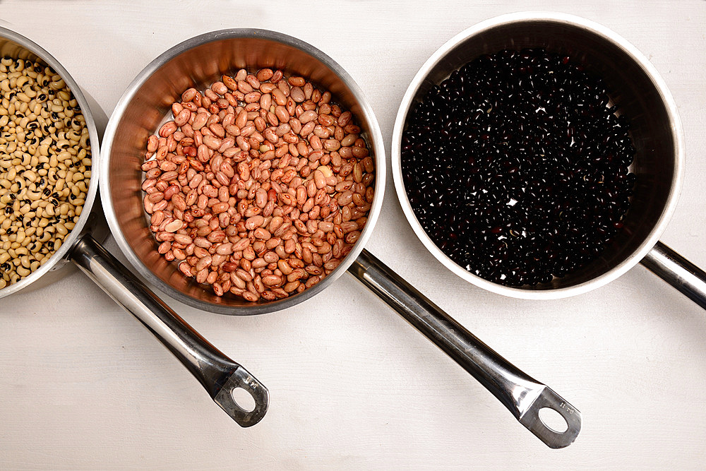 from the left: cowpea, borlotti and black beans.