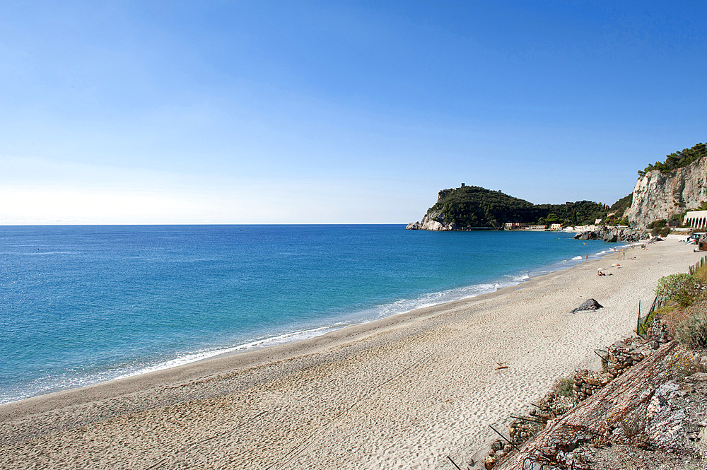 The small fishing village of Varigotti overlooks the beautiful Baia dei Saraceni; Savona; Liguria; Italy