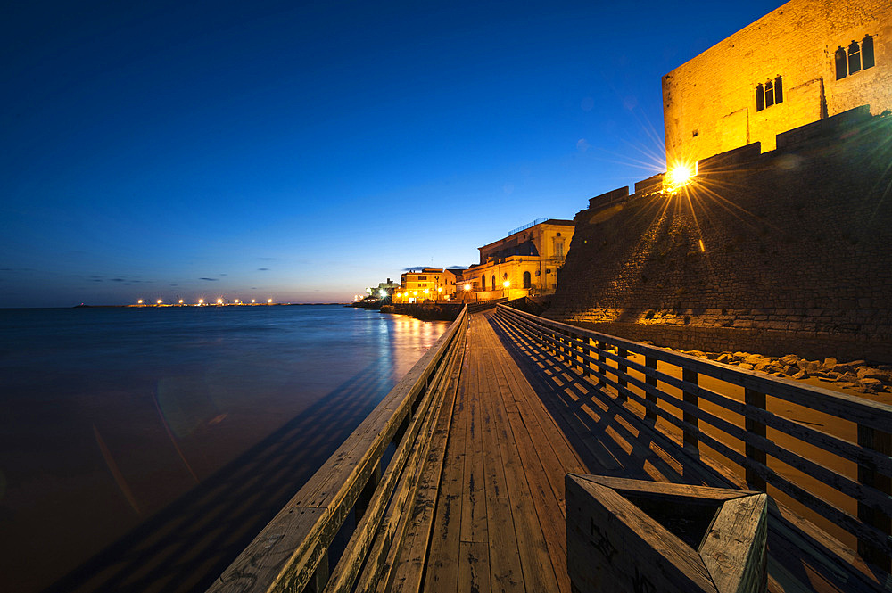 Torre Cabrera, built in the 15th century to defend the warehouses of various goods from pirate attacks in Pozzallo, province of Ragusa, Sicily, Italy, Europe.