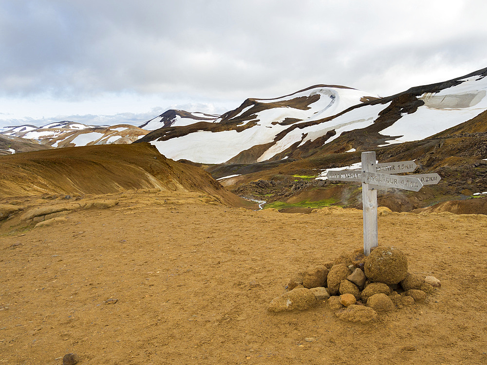 Signpost for hikers in the geothermal area Hveradalir in the mountains Kerlingarfjoell in the highlands of Iceland. Europe, Northern Europe, Iceland, August