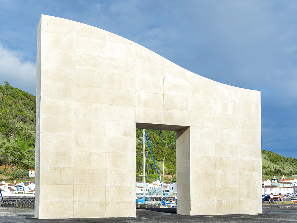 Monumento dos Beleeiros created by P. Reis, commemorating the crews of the whaling boats. Village Lajes do Pico on Pico Island, an island in the Azores (Ilhas dos Acores) in the Atlantic ocean. The Azores are an autonomous region of Portugal. Europe, Portugal, Azores