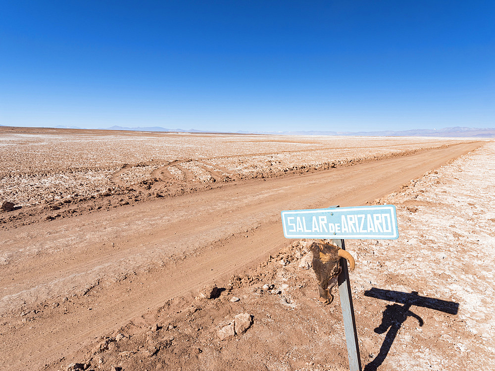 Salar de Arizaro, one of the largest salt flats in the world. The Altiplano near village Tolar Grande in Argentina close to the border to Chile. South America, Argentina