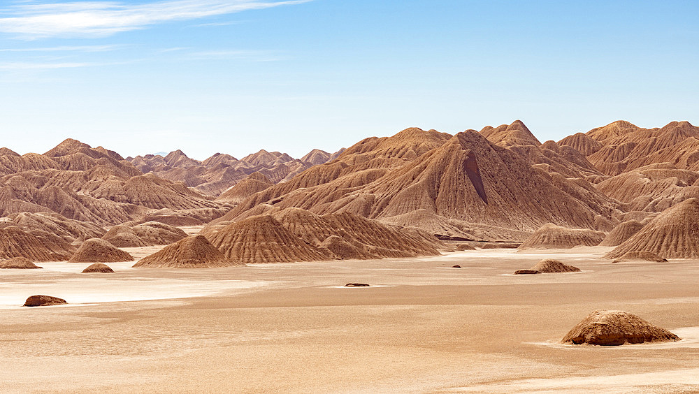 Desierto del Diablo. The Argentinian Altiplano along the Routa 27 between Pocitos and Tolar Grande. South America, Argentina