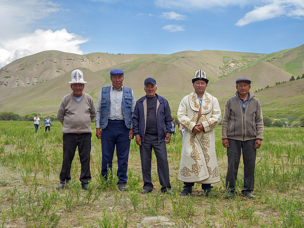 Spectators. Folk Festival commemorating the origin myth the Tien Shan Maral (Tian Shan wapiti), an origin myth of the Kyrgyz tribes. Near Tasch Baschat, Naryn region. Asia, Central Aisa, Kyrgyzstan