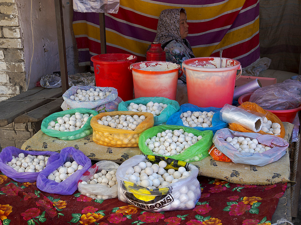 Kurut or Kaschk, dried yoghurt. Jayma Bazaar, one of the greatest traditional markets in central asia. City Osh in the Fergana Valley close to the border to Uzbekistan. Asia, central Asia, Kyrgyzstan