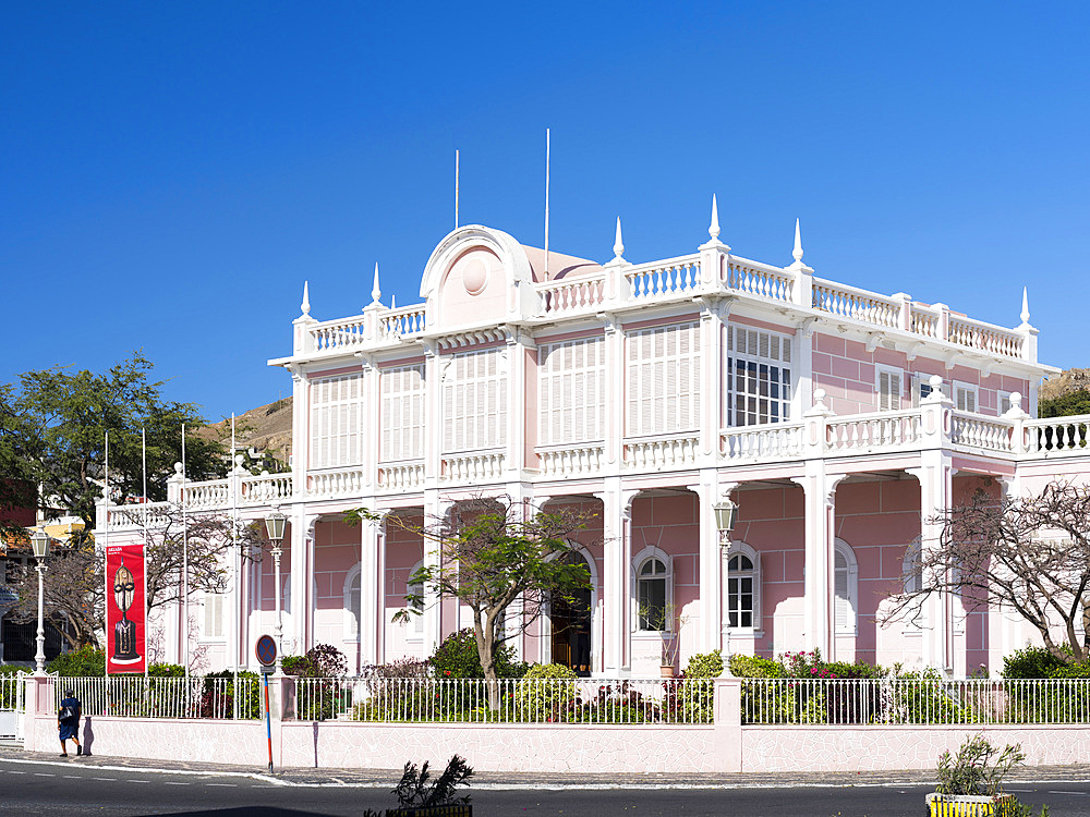 Palacio do Povo (Palacio do Minelo, Palacio di Governador), the former governors palace, now museum for art exhibitions. City Mindelo, a seaport on the island Sao Vicente, Cape Verde in the equatorial atlantic. Africa, April