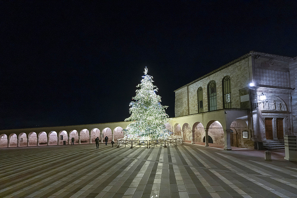 Piazzale Inferiore San Francesco square, Christmas illuminations, Assisi, Umbria, Italy, Europe