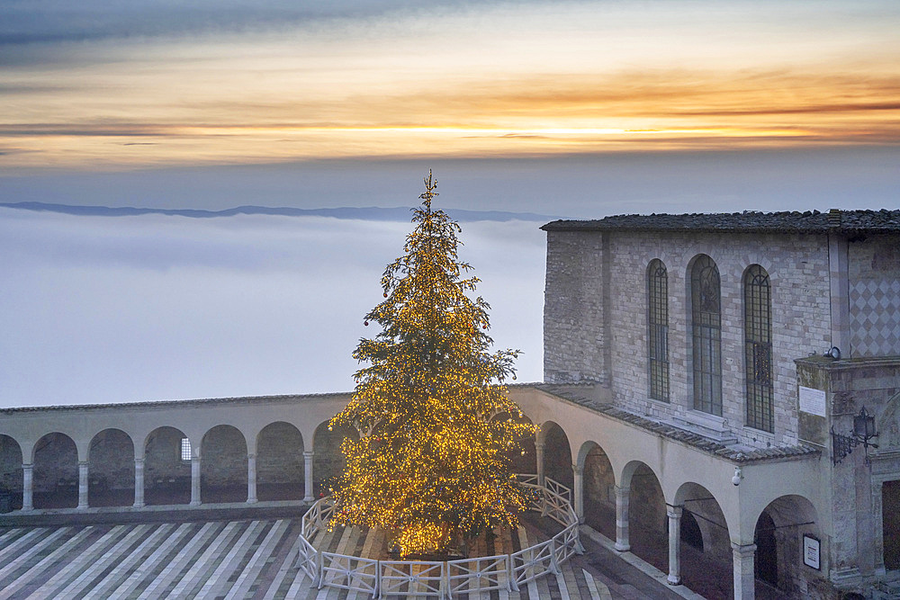 Piazza Inferiore square, Basilica of San Francesco, Sunset, Fog, Assisi, Umbria, Italy, Europe