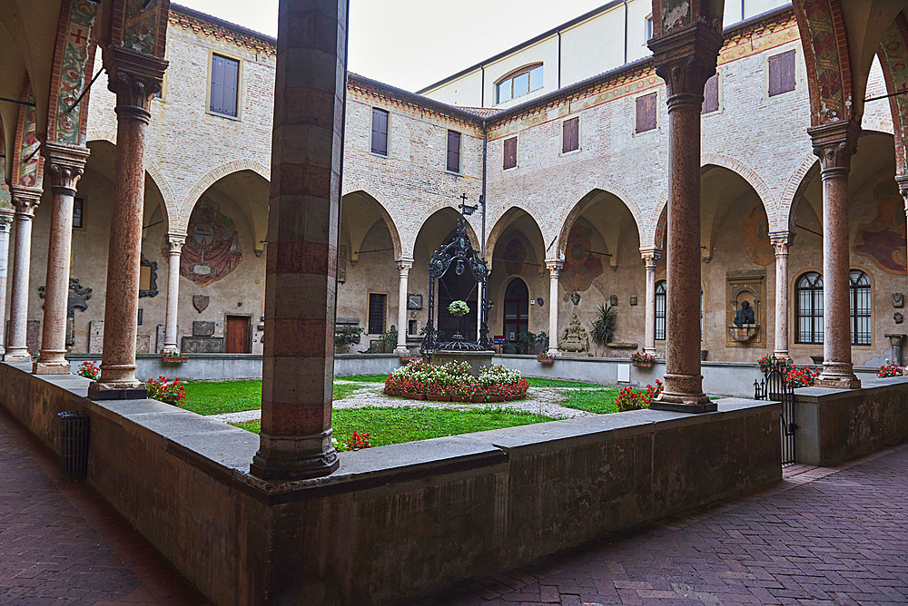 View of the cloister of Saint Anthony of Padua Basilica, Padua, Veneto, Italy, Europe