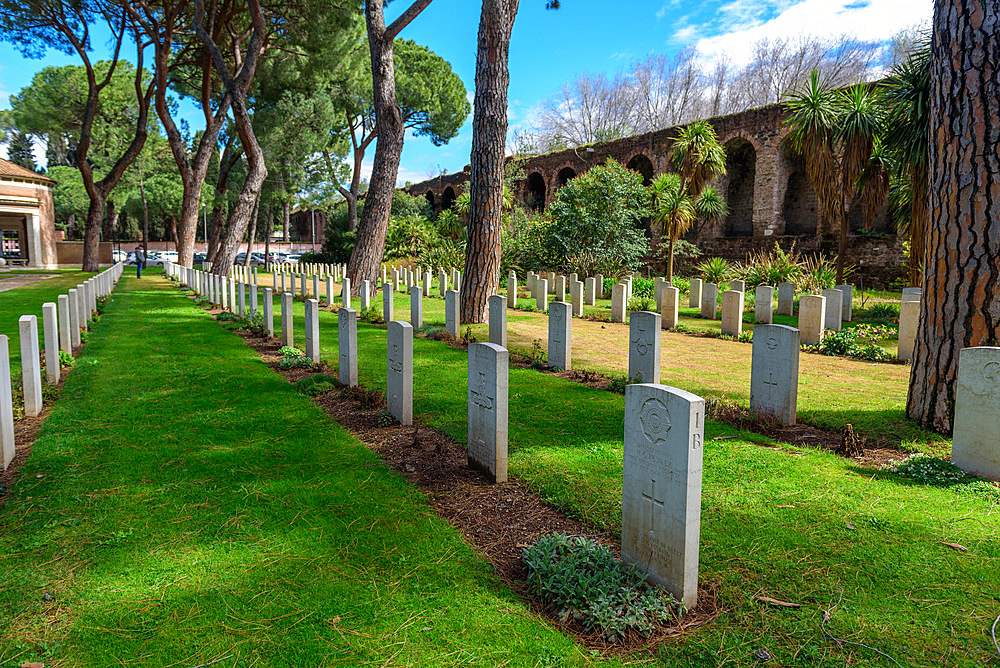 Commonwealth War Cemetery, project Louis de Soisson, Mure Aureliane, Testaccio district, Rome, Lazio, Italy, Europe