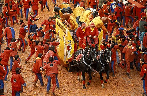 Orange battle, Traditional carnival, Ivrea, Piemonte, Italy