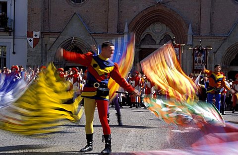 Flag-waver, Piazza S. Secondo, Palio di Asti, Asti, Piemonte, Italy 