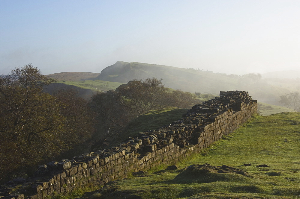 Walltown Crags looking east, Hadrians Wall, UNESCO World Heritage Site, Northumberland, England, United Kingdom, Europe