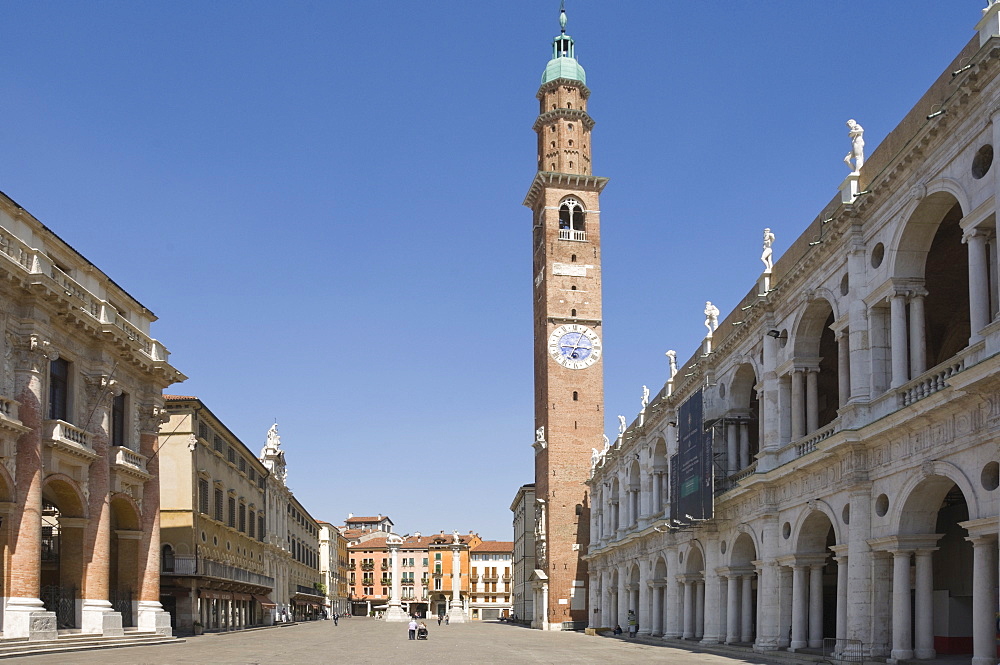 The Piazza dei Signori and the 16th century Basilica Palladiana, Vicenza, Veneto, Italy, Europe