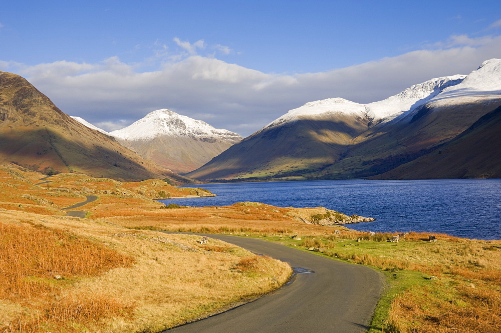 The road alongside Wastwater to Wasdale Head and Yewbarrow, Great Gable and the Scafells, Wasdale, Lake District National Park, Cumbria, England, United Kingdom, Europe