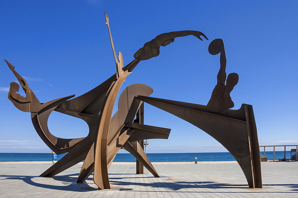 Athletic metal sculpture by Alfredo Lanz on the promenade at Barceloneta, Barcelona, Catalunya, Spain, Europe