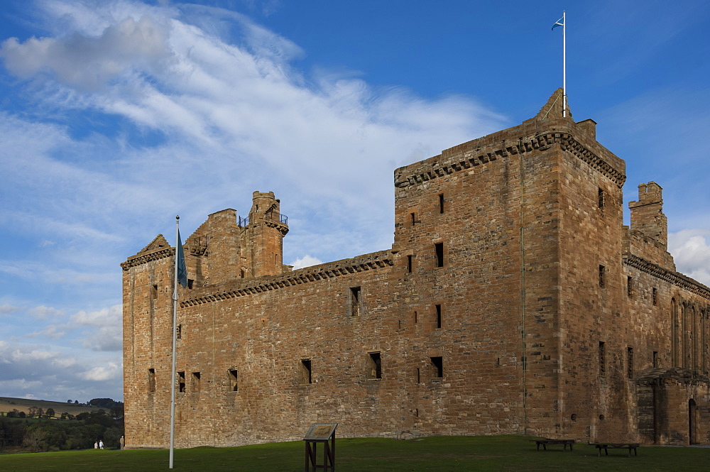 Linlithgow Palace, built in the 15th century, birthplace of Mary Queen of Scots in 1542, Linlithgow, West Lothian, Scotland, United Kingdom, Europe