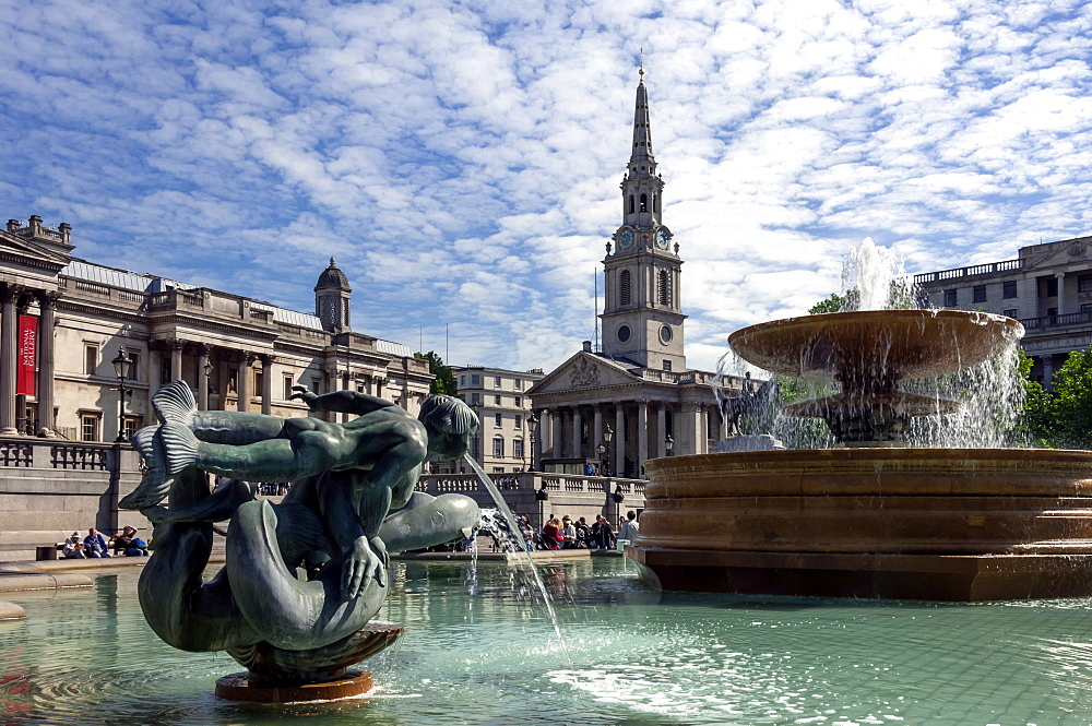 Fountains and St. Martins Church, Trafalgar Square, London, England, United Kingdom, Europe