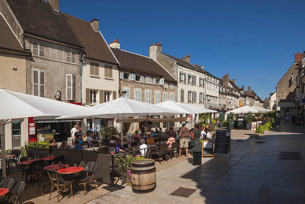 Town Square, Nuit Saint Georges, Wine area, Beaune, Cote d'Or, Burgundy, France, Europe