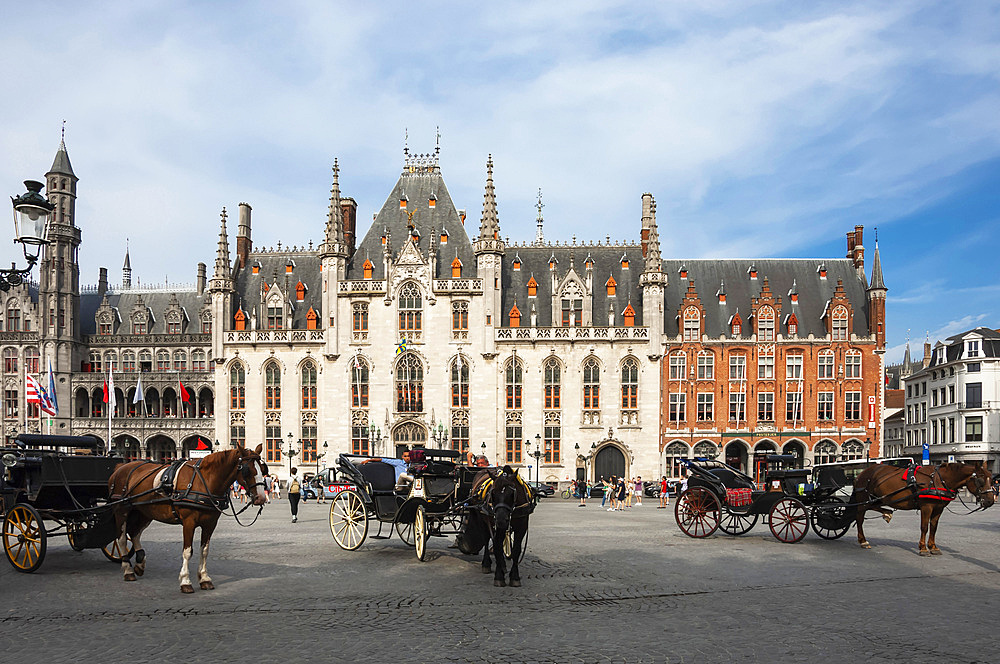 Market Square, Horse Drawn Carriages, Bruges, UNESCO World Heritage Site, West Flanders, Belgium, Europe