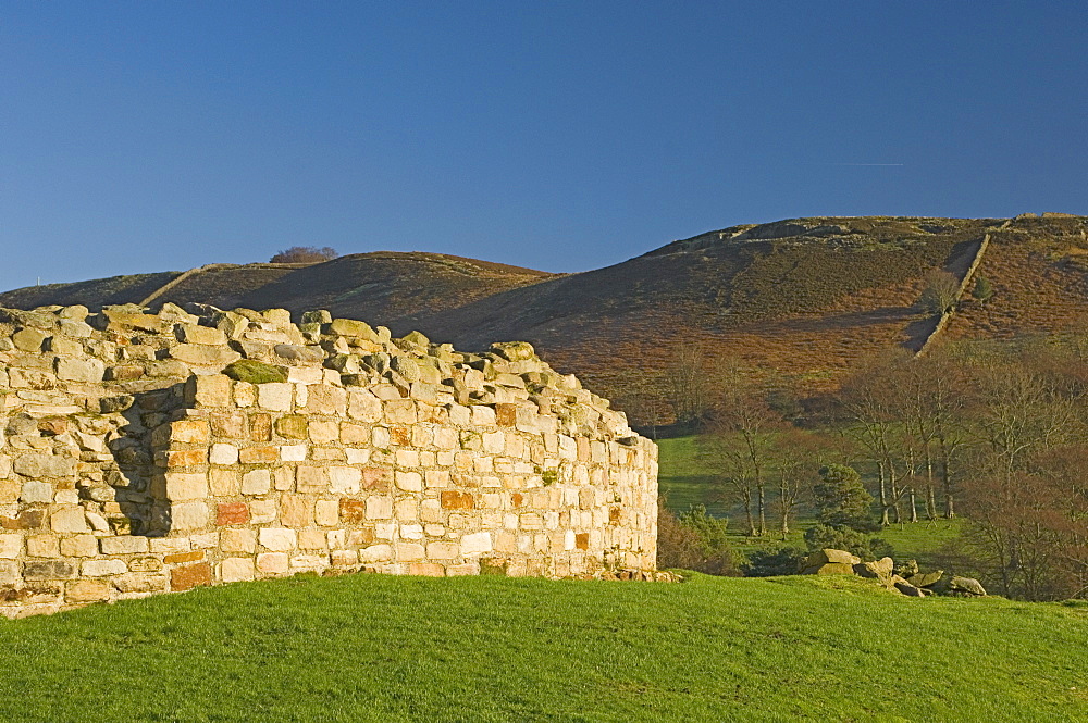 Rounded corner of Fort wall, settlement and fort at Vindolanda, Roman Wall south, UNESCO World Heritage Site, Northumbria, England, United Kingdom, Europe