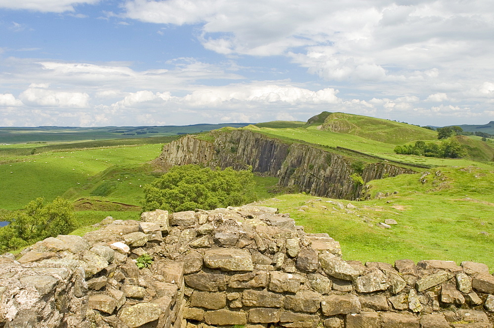 Hadrians Wall looking east from turret 45b, UNESCO World Heritage Site, Northumbria, England, United Kingdom, Europe