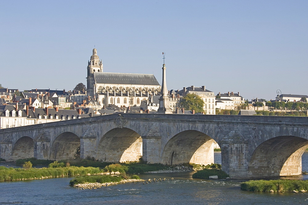 The Cathedrale St.-Louis from across the Loire Bridge, Blois, Loir-et-Cher, Loire Valley, France, Europe