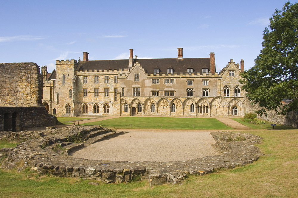 Battle Abbey precinct, site of Battle of Hastings 1066, Battle, Sussex, England, United Kingdom, Europe