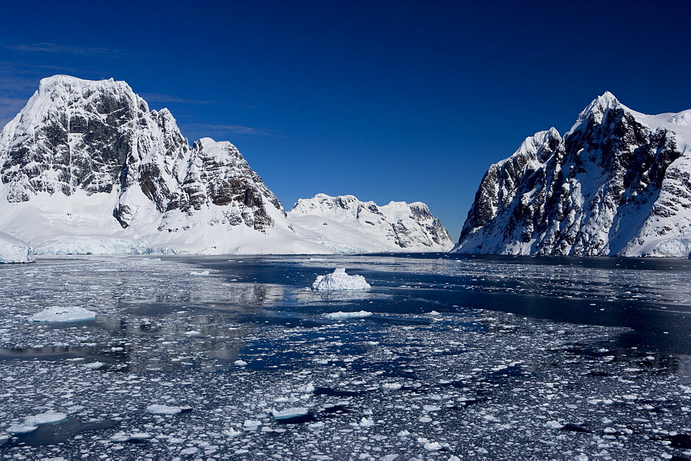 Lemaire Channel, Weddell Sea, Antarctic Peninsula, Antarctica, Polar Regions