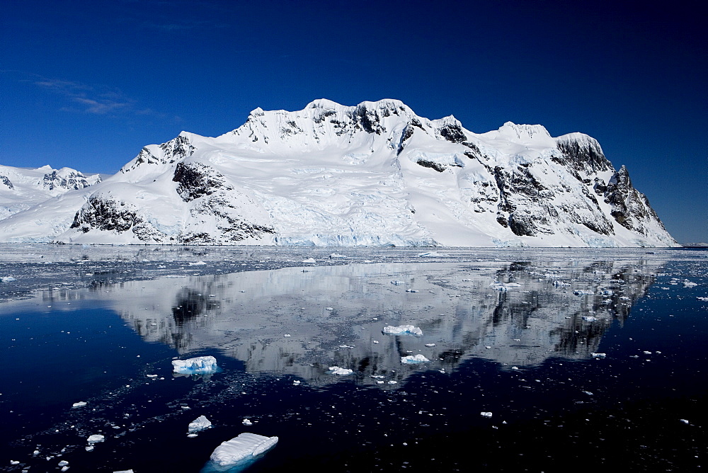 Lemaire Channel, Weddell Sea, Antarctic Peninsula, Antarctica, Polar Regions