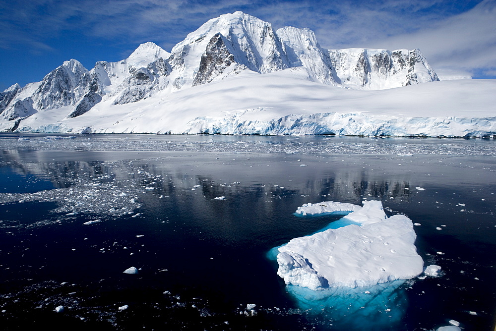 Lemaire Channel, Weddell Sea, Antarctic Peninsula, Antarctica, Polar Regions