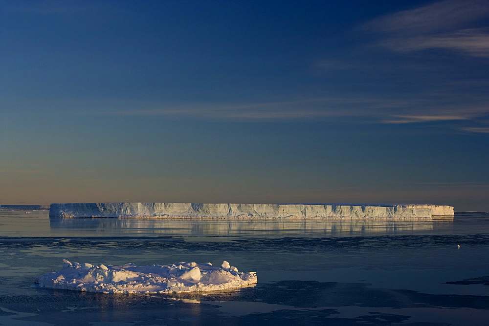 Iceberg, Weddell Sea, Antarctic Peninsula, Antarctica, Polar Regions