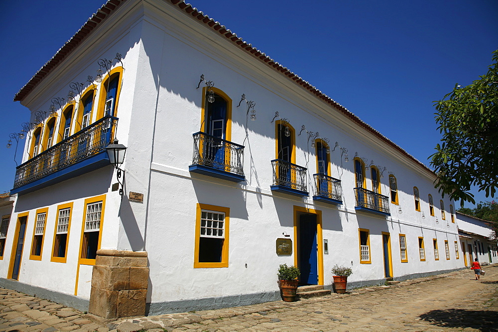 The exterior of Pousada do Sando luxury hotel, a typical colonial house in the historic part of Paraty (Parati), Rio de Janeiro State, Brazil, South America