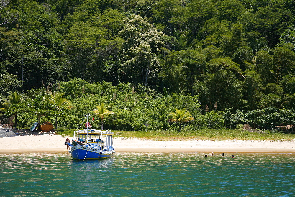 Vermelha Beach near Paraty (Parati), Rio de Janeiro State, Brazil, South America