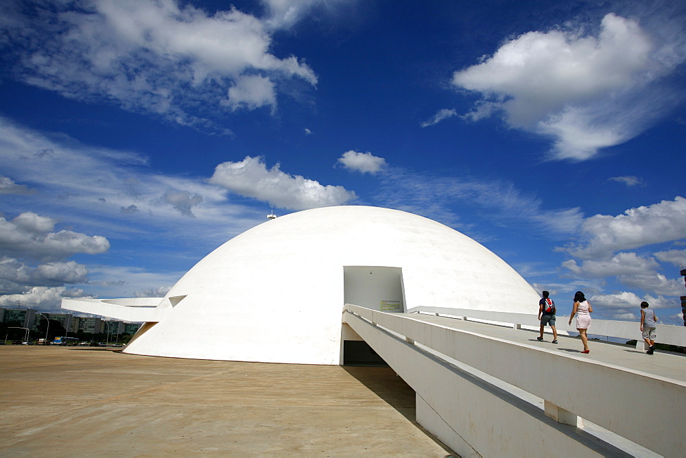 Museo Nacional (National Museum) designed by Oscar Niemeyer, Brasilia, UNESCO World Heritage Site, Brazil, South America 