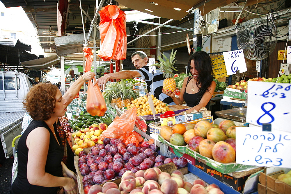 Shuk HaCarmel market, Tel Aviv, Israel, Middle East