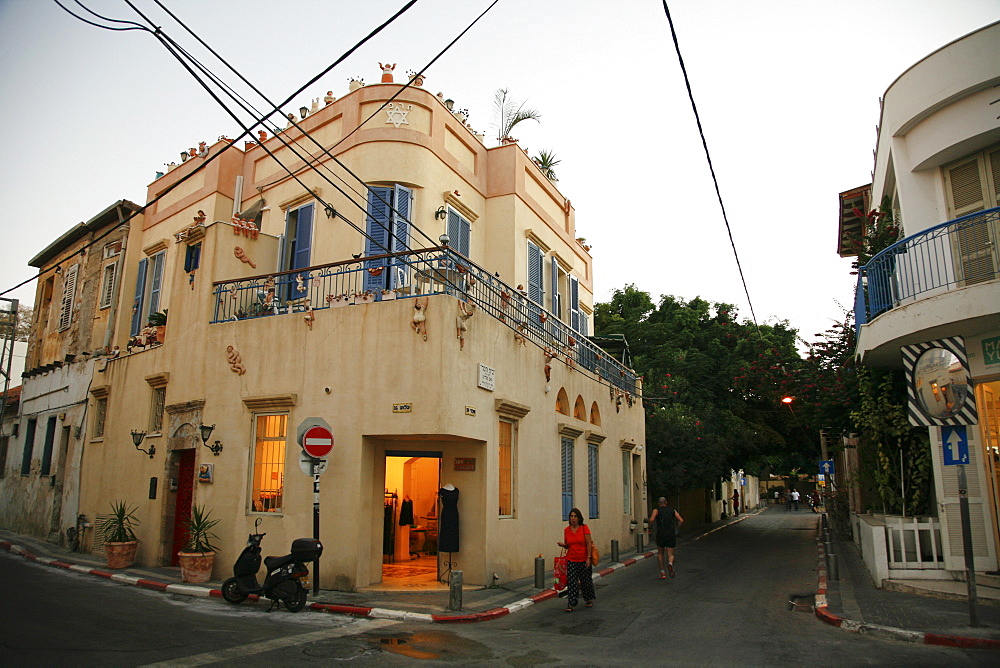 Street scene at the trendy Neve Tzedek neighbourhood, Tel Aviv, Israel, Middle East