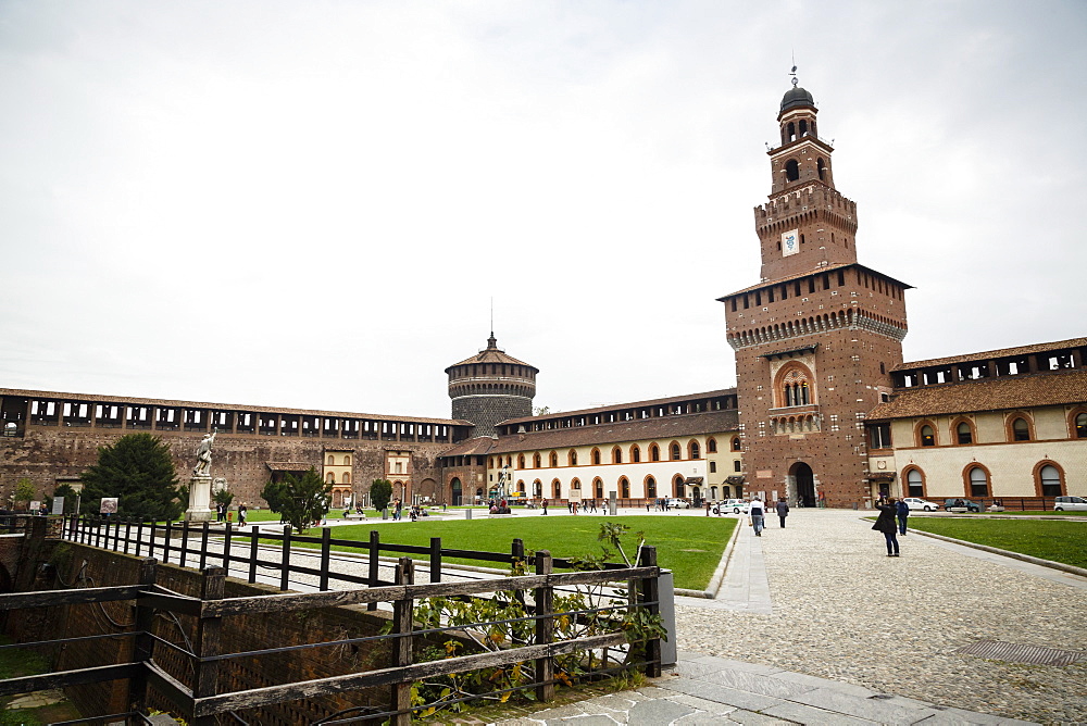 Castello Sforzesco (Sforza Castle), Milan, Lombardy, Italy, Europe
