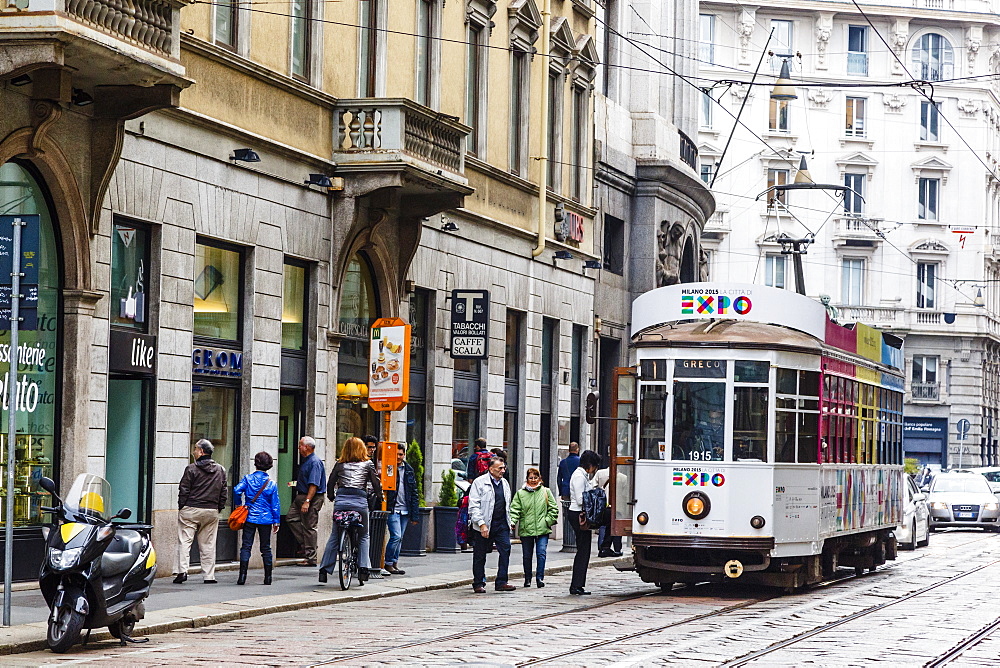 Tram at the city centre, Milan, Lombardy, Italy, Europe